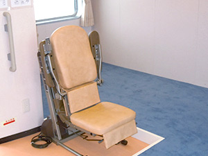 �t�F���[�ݔ�